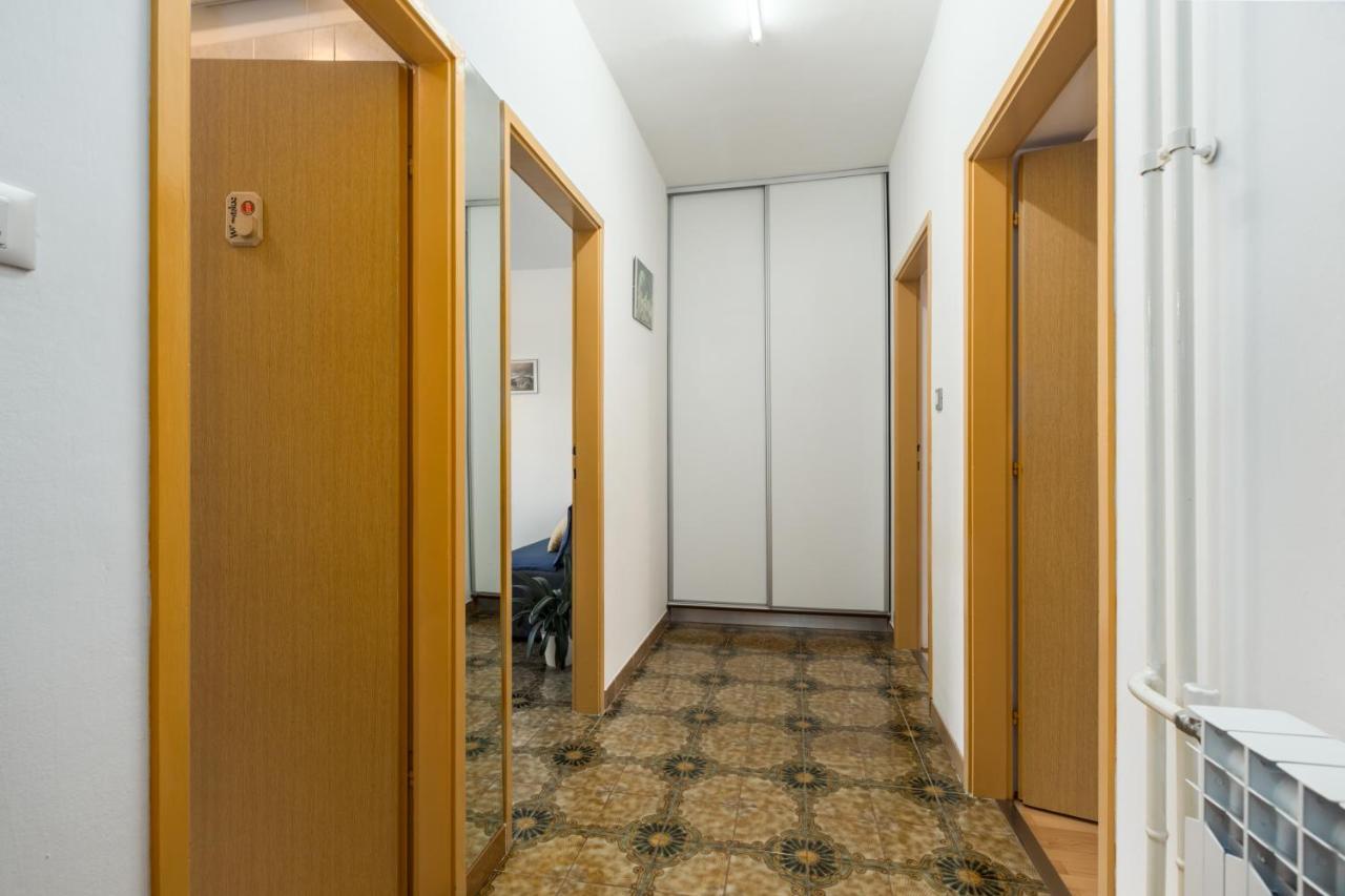 Apartments Maria Porec Bagian luar foto