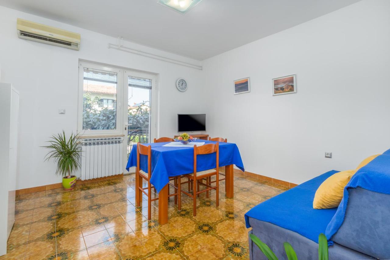 Apartments Maria Porec Bagian luar foto