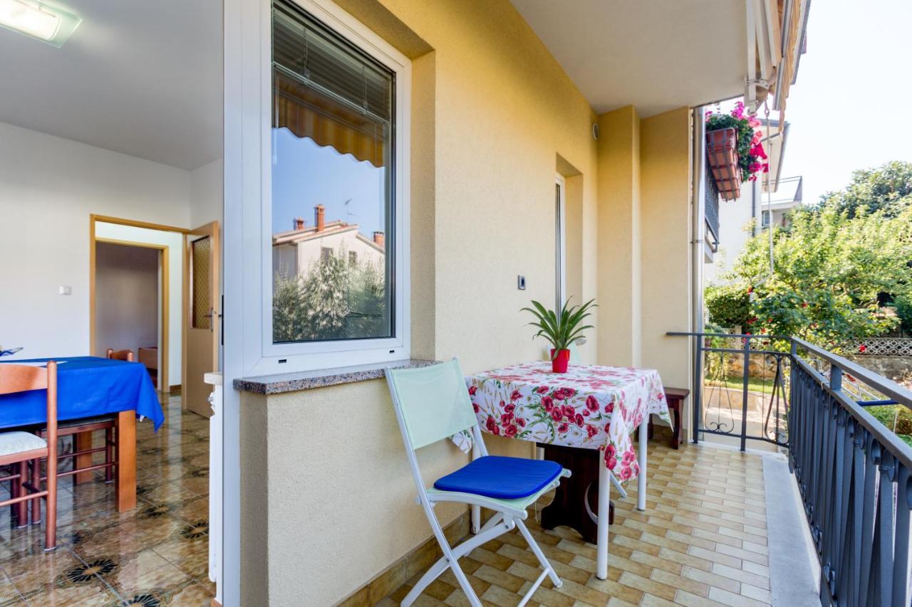Apartments Maria Porec Bagian luar foto