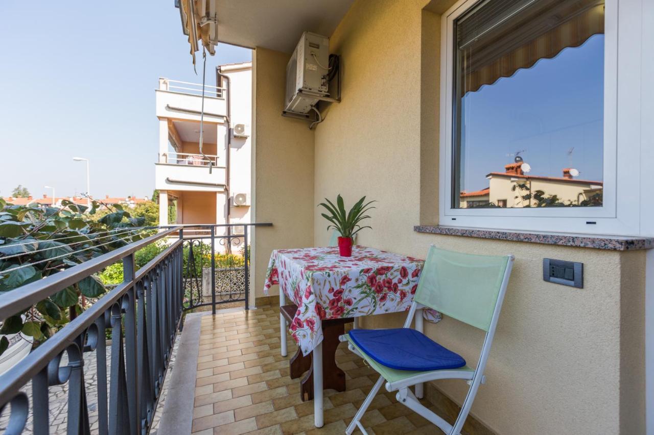 Apartments Maria Porec Bagian luar foto
