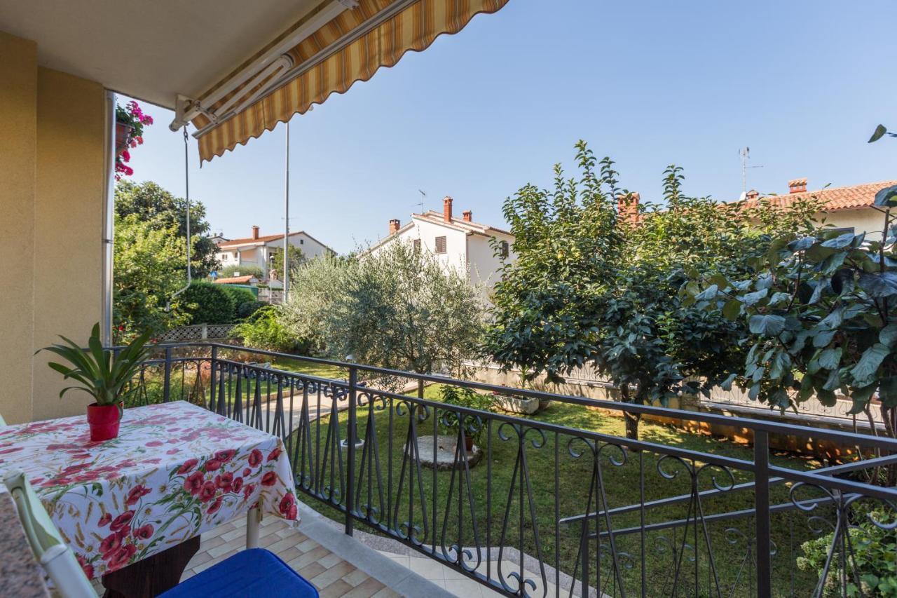 Apartments Maria Porec Bagian luar foto
