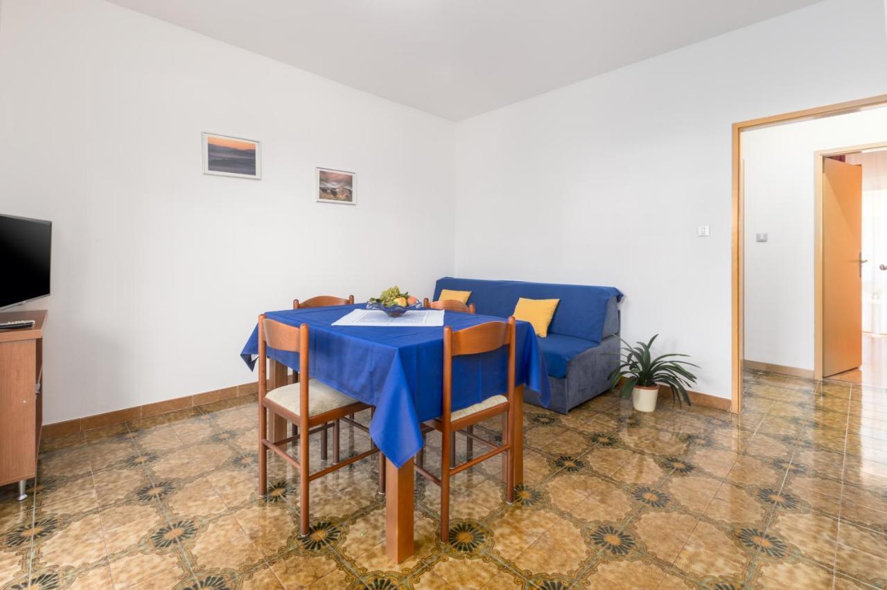 Apartments Maria Porec Bagian luar foto