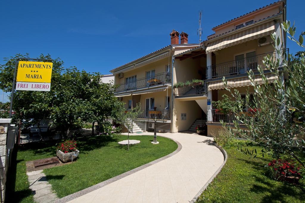 Apartments Maria Porec Bagian luar foto