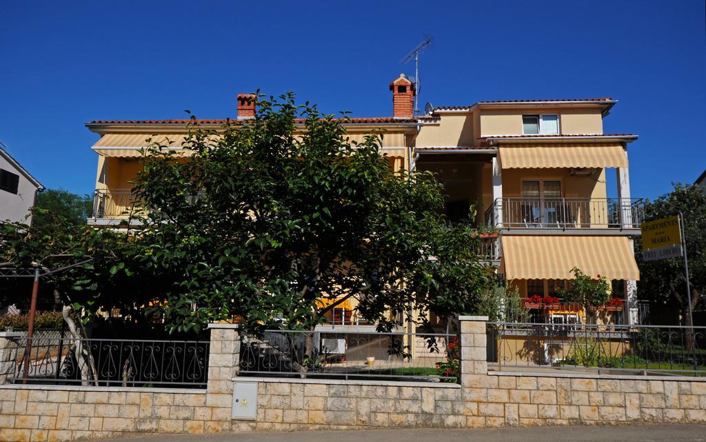 Apartments Maria Porec Bagian luar foto